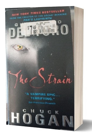 The Strain by Chuck Hogan (Paperback)